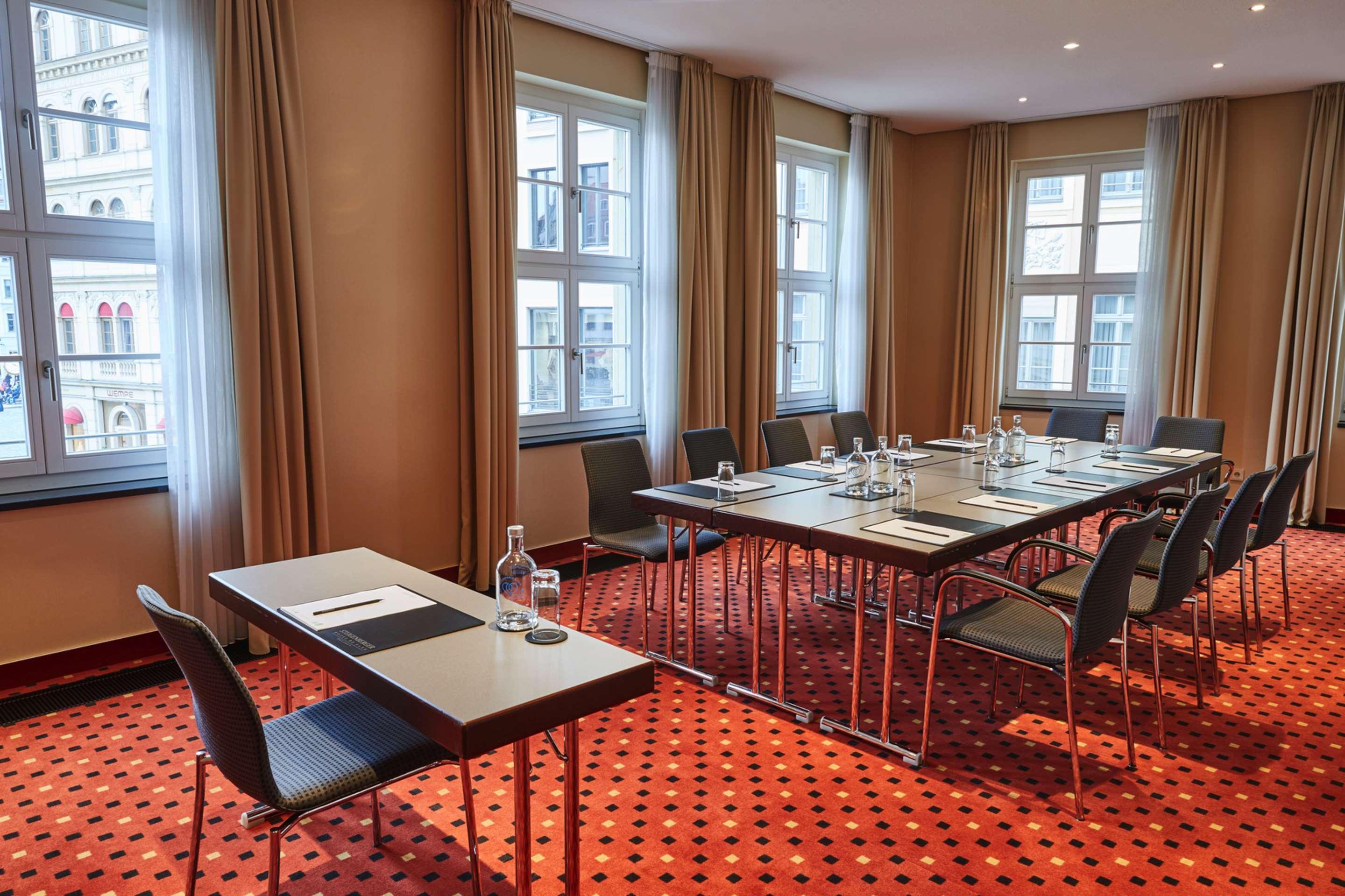 Steigenberger Hotel De Saxe Dresden Exterior photo Meeting room
