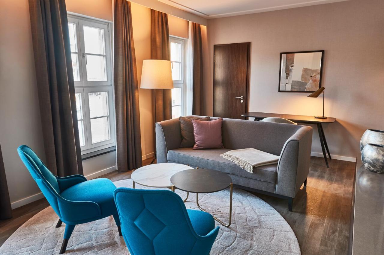 Steigenberger Hotel De Saxe Dresden Exterior photo A suite at the hotel